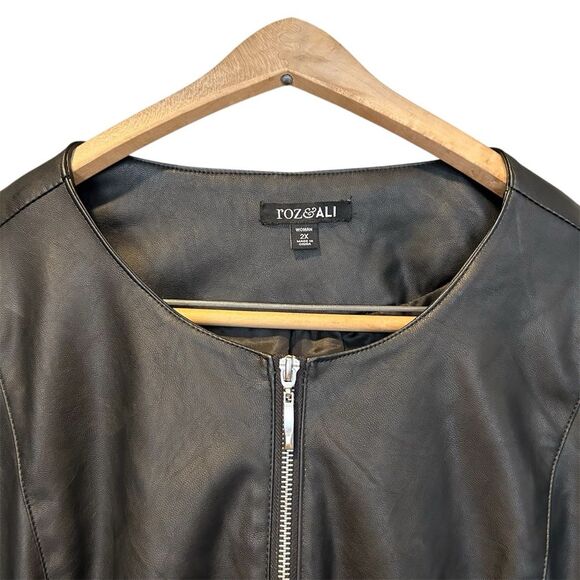 Roz & Ali Pleather Zipped Ruffle Biker Jacket 2x NWOTs - Picture 2 of 4